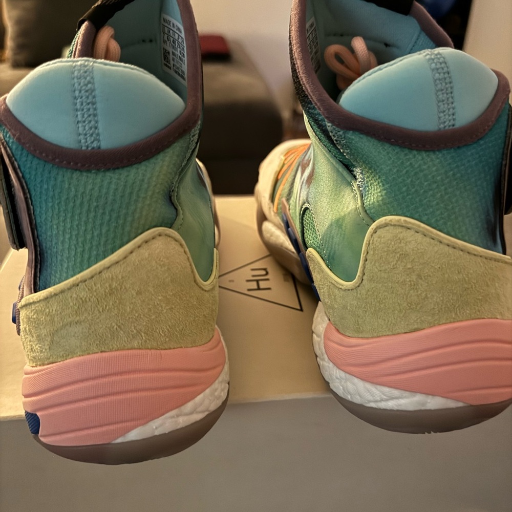 Brand New! Never worn/tried on Pharrell Williams Adidas - Picture 5 of 7